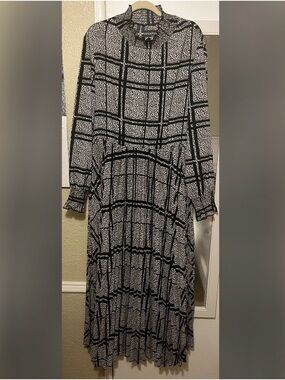 Black & White Plaid Print Long Sleeve Maxi Dress